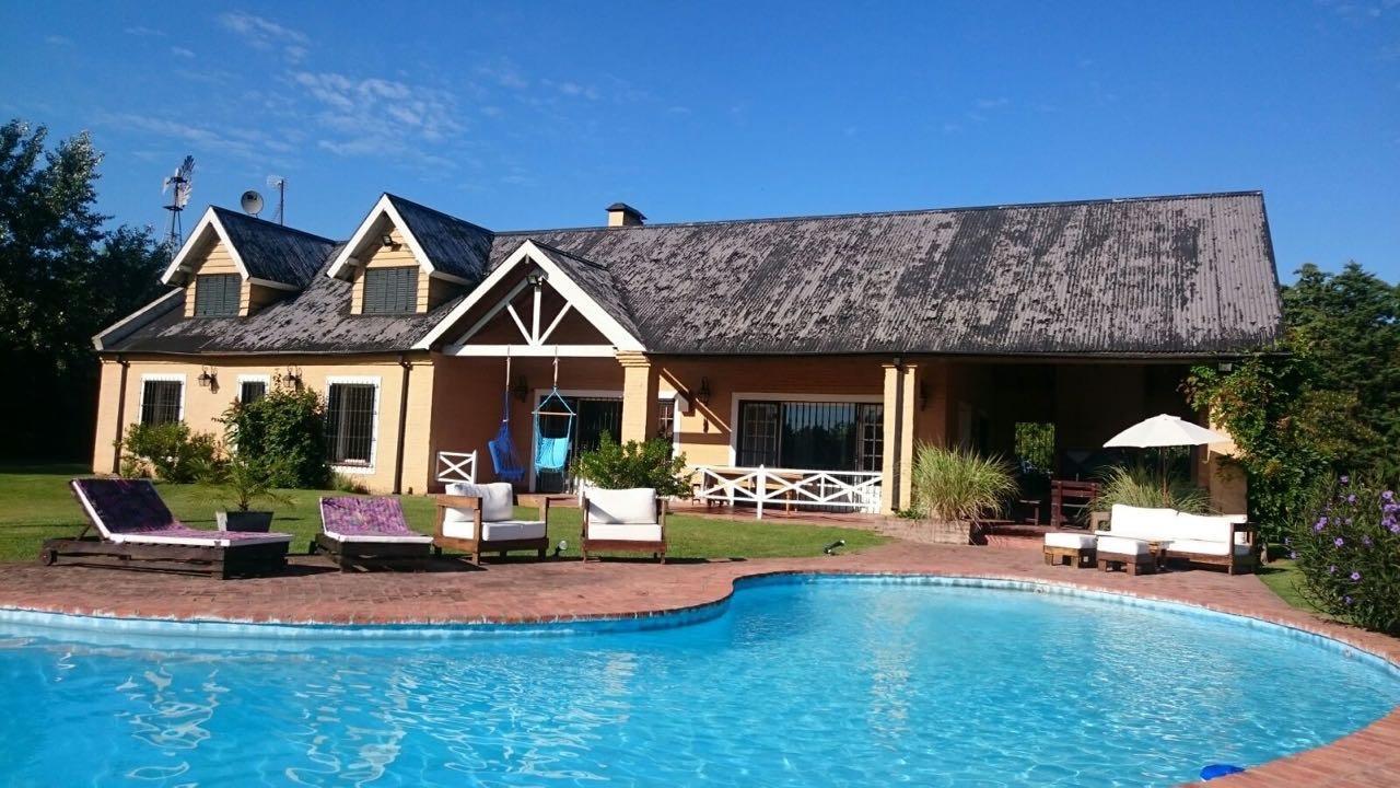 The Polo House Bed & Breakfast Пилар Екстериор снимка