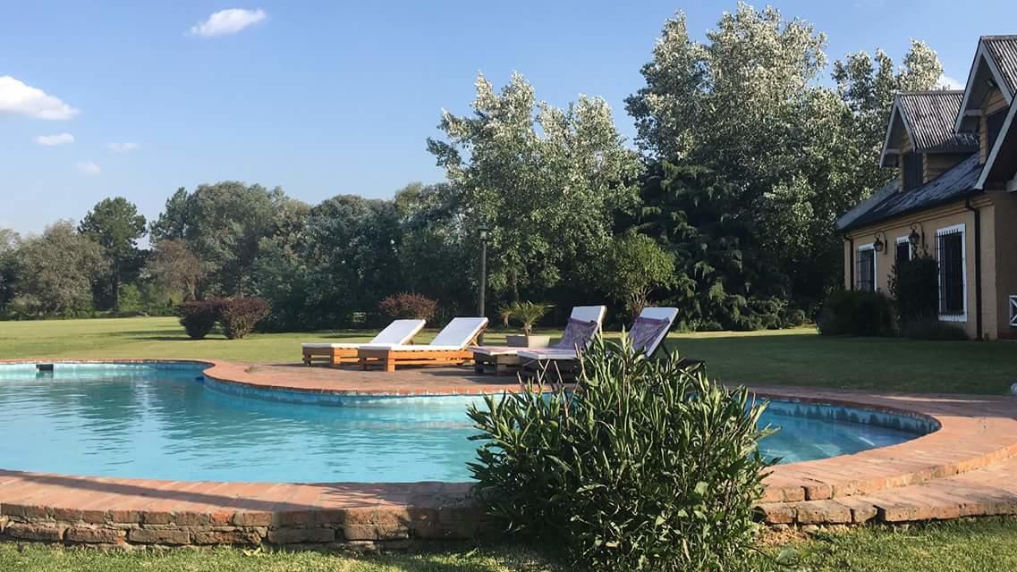 The Polo House Bed & Breakfast Пилар Екстериор снимка